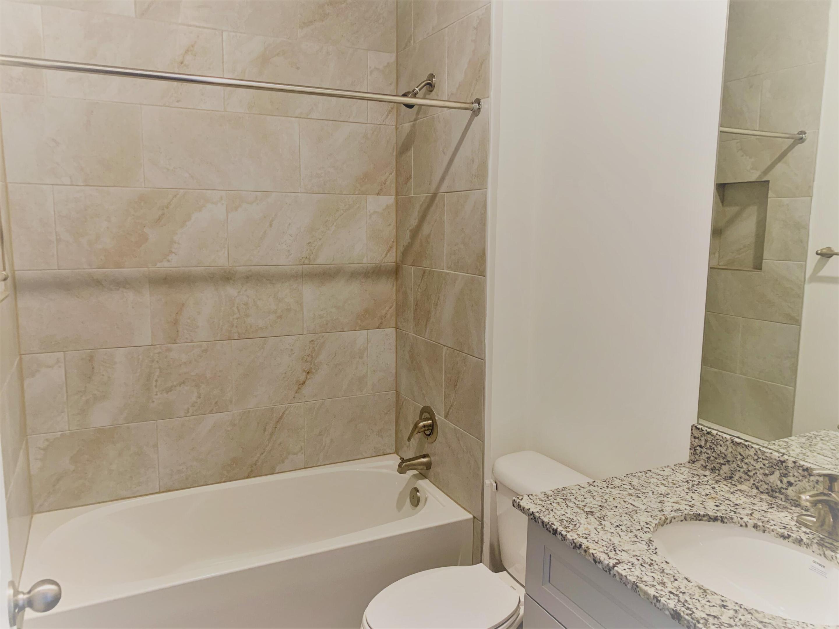 HYPOLUXO COMMONS - Residential Lease