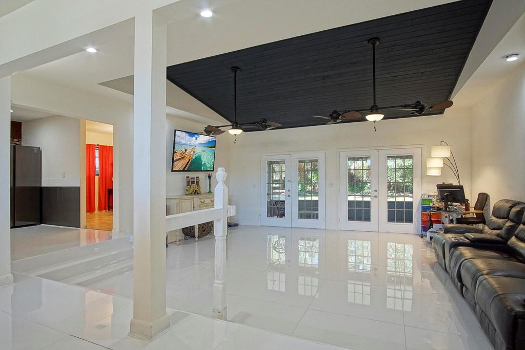 Photo of 5905 Hickory Drive, Fort Pierce, FL 34982 (MLS # R10915850)