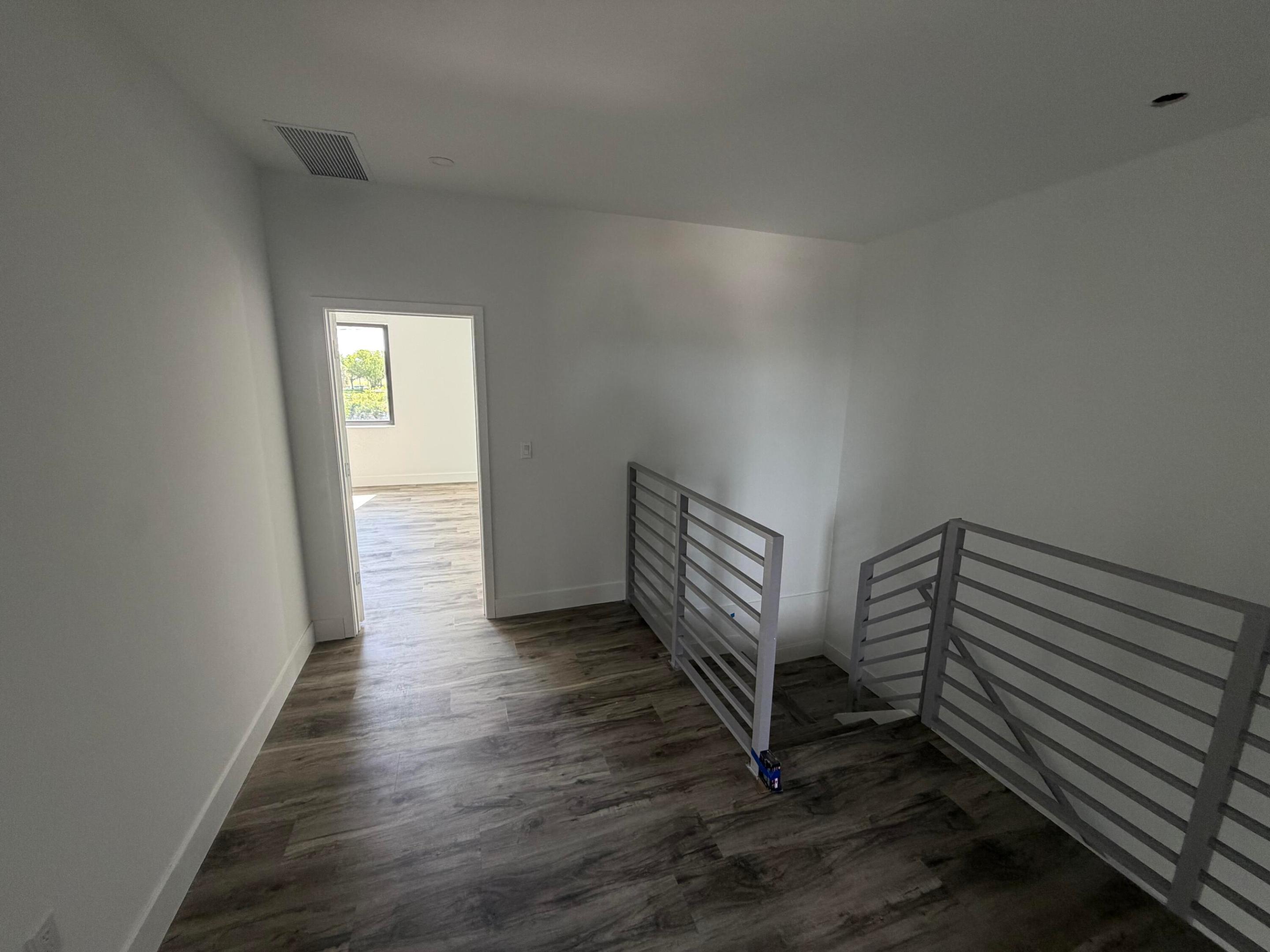 POMPANO TERRACE - Residential