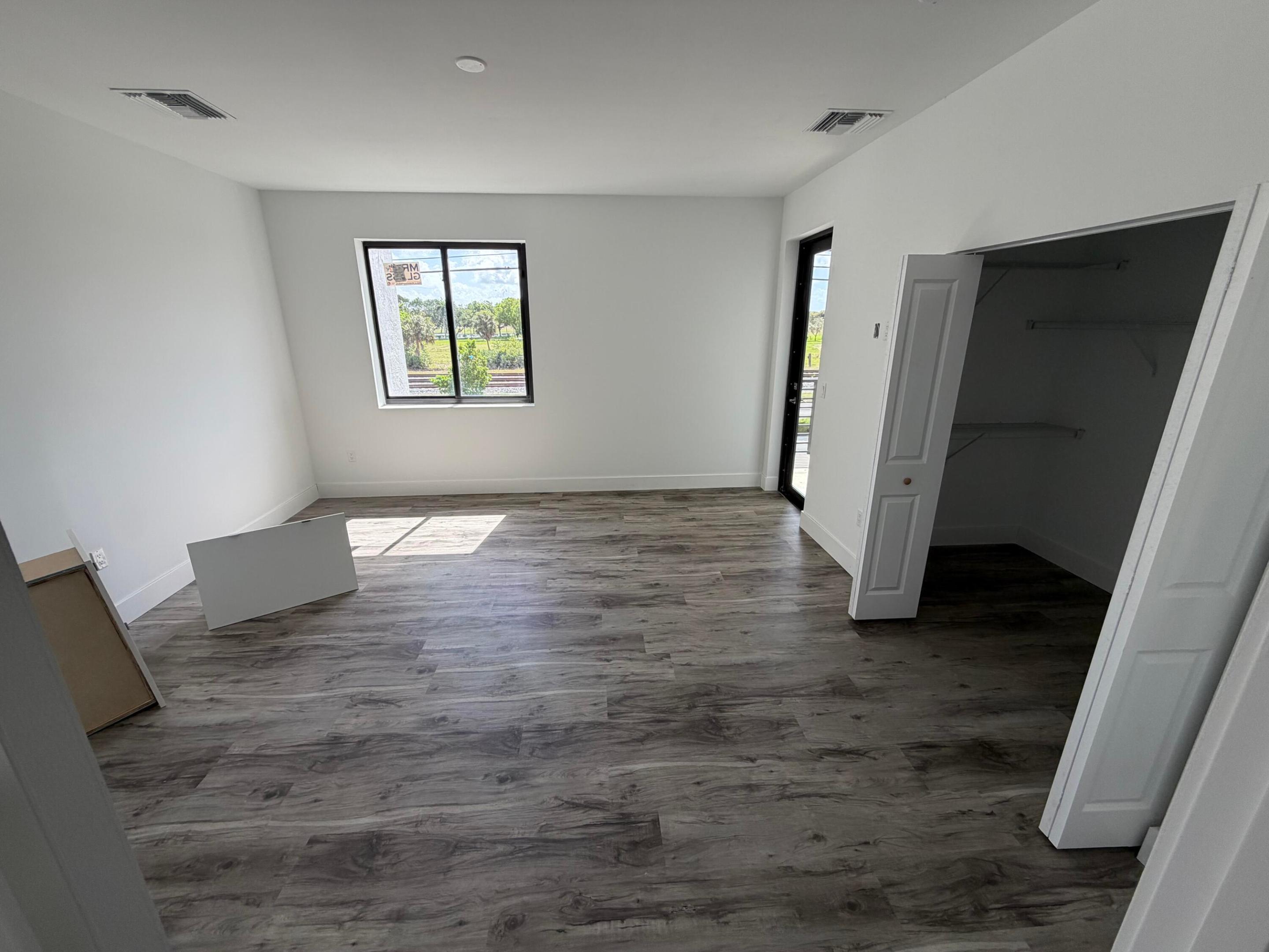 POMPANO TERRACE - Residential