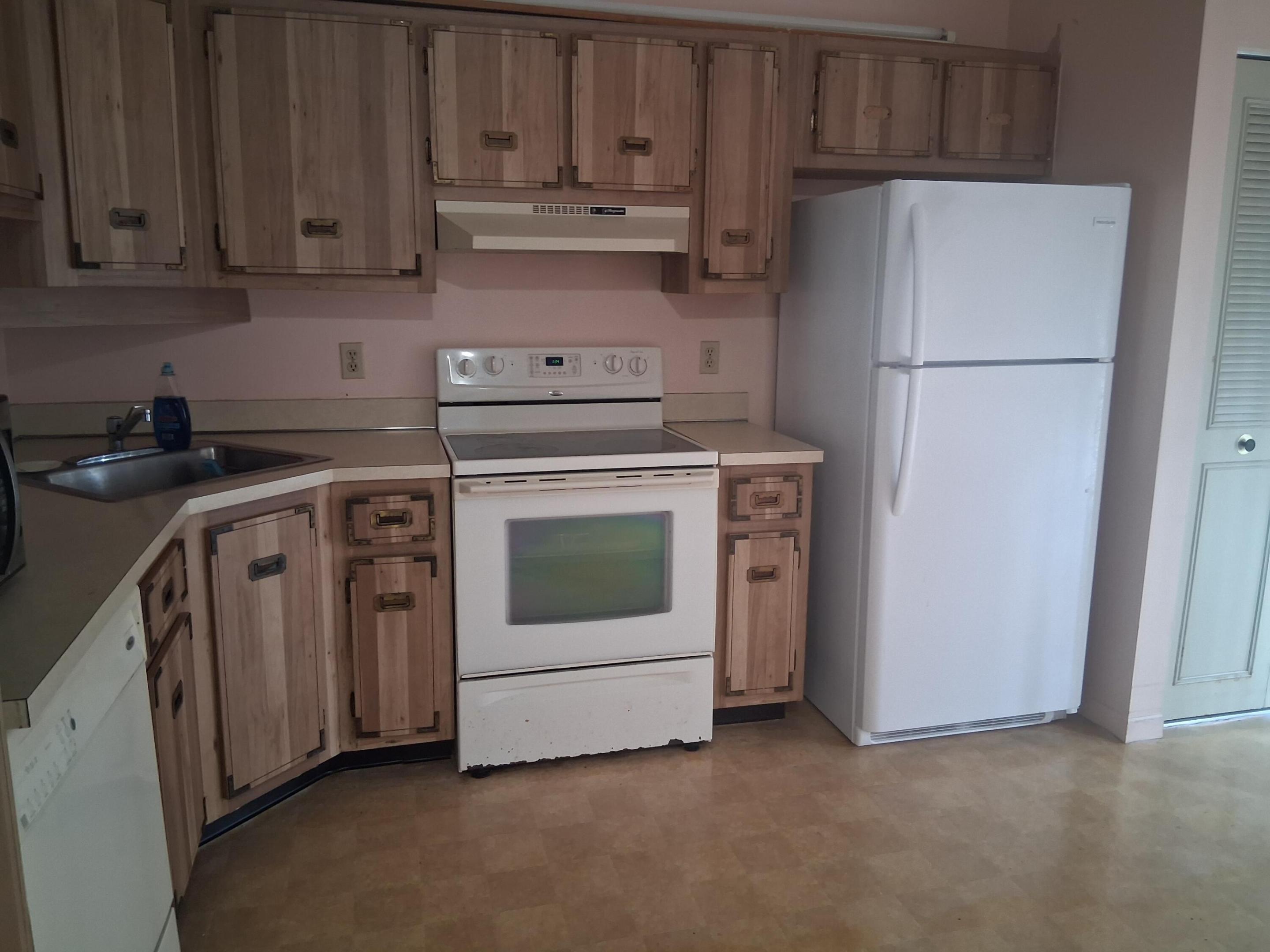 PALM CLUB VILLAGE I CONDO - Residential