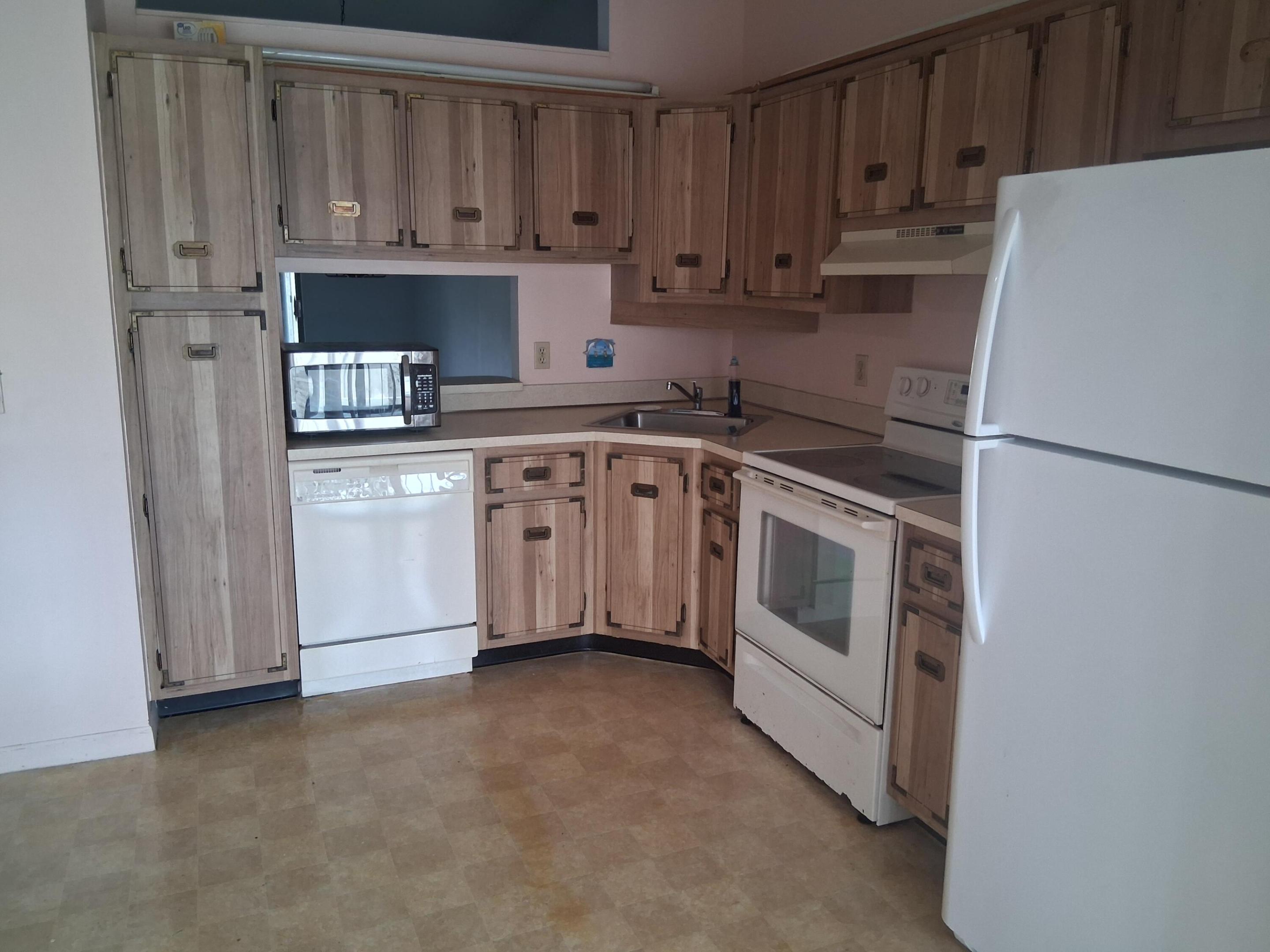 PALM CLUB VILLAGE I CONDO - Residential