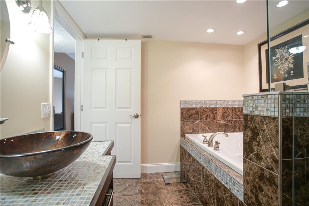 ENVIRON TOWERS - Residential