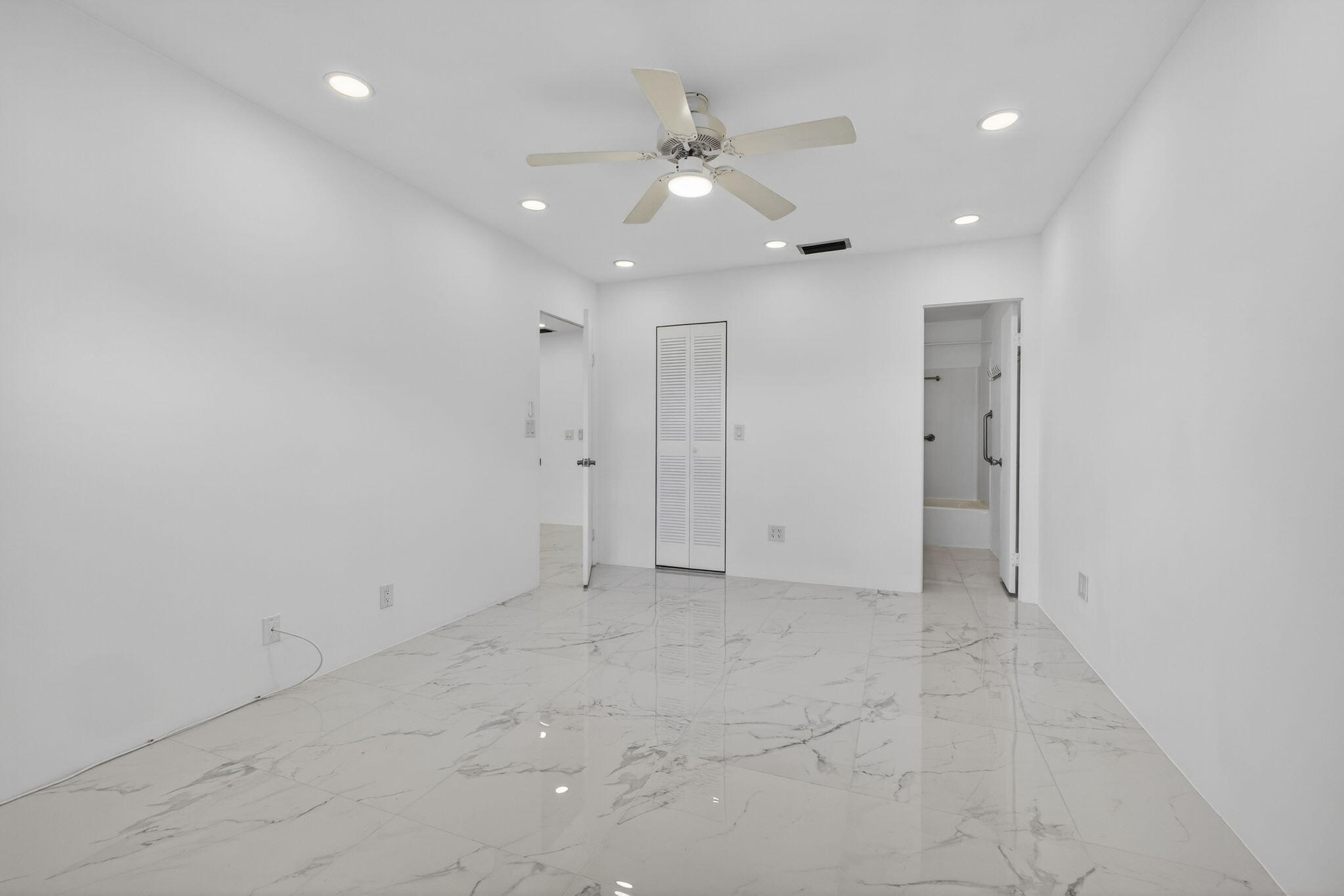 GOLDEN LAKES VILLAGE CONDO 12-C - Residential