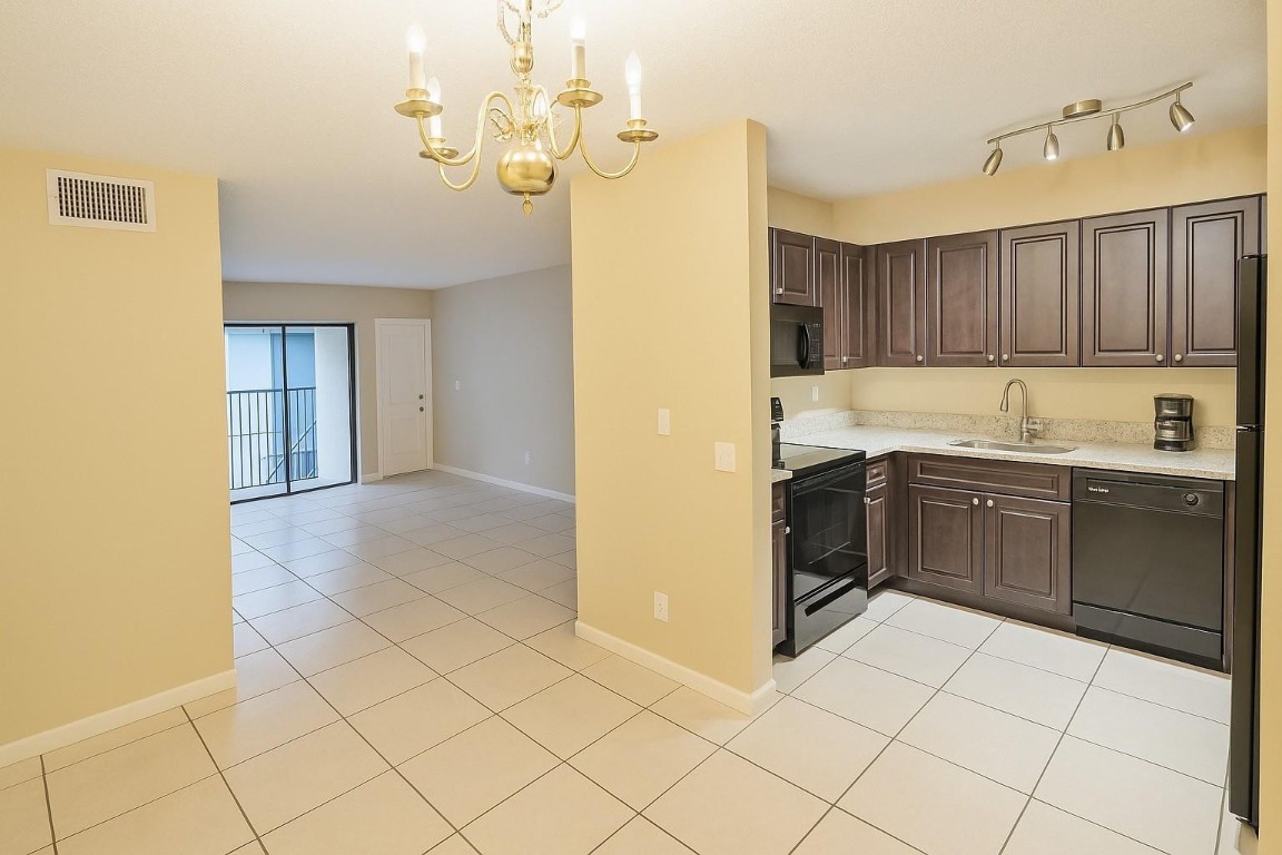 CYPRESS CREEK VILLAS - Residential