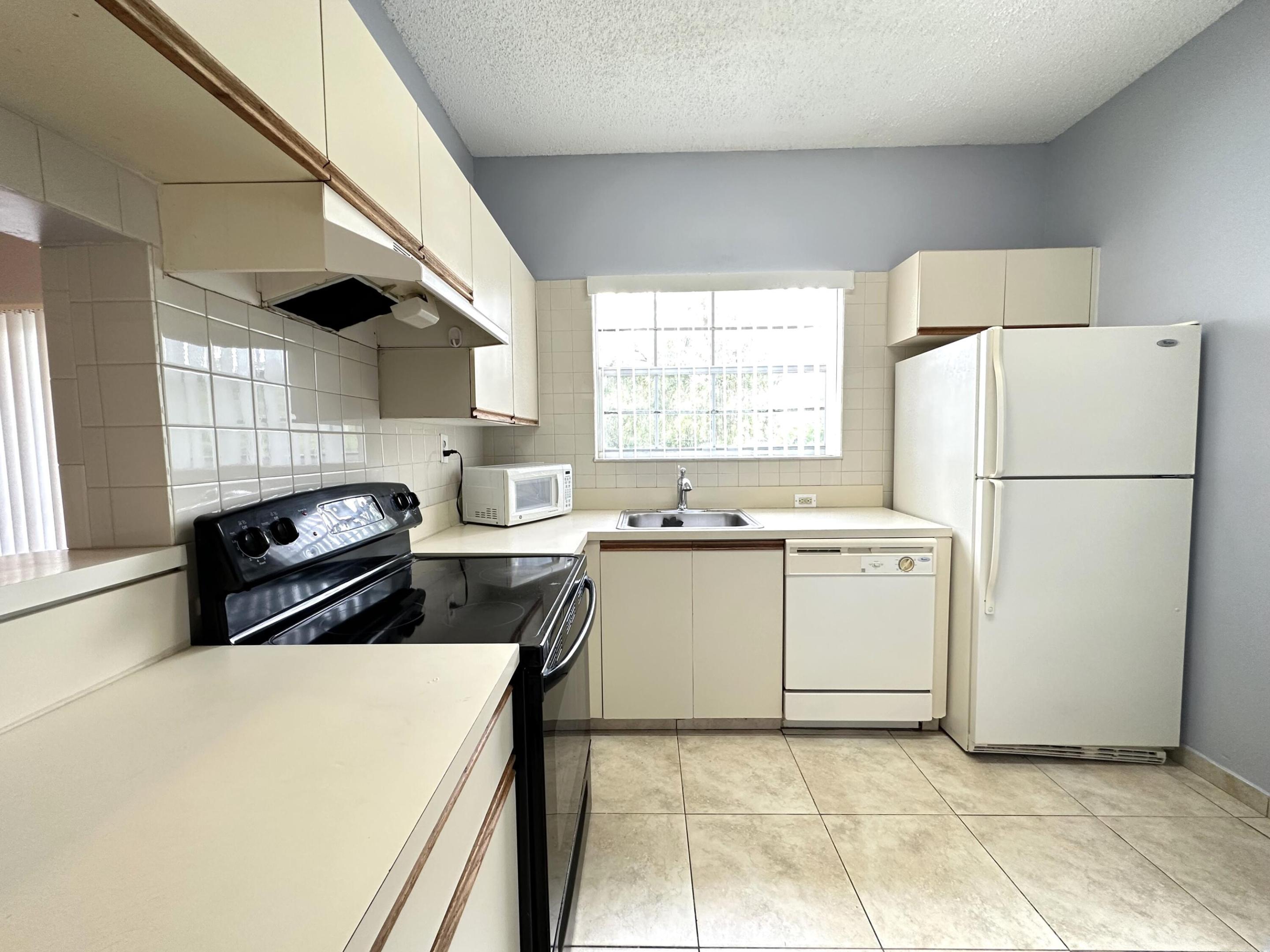 WATERS EDGE AT DEERFIELD CONDO - Residential Lease