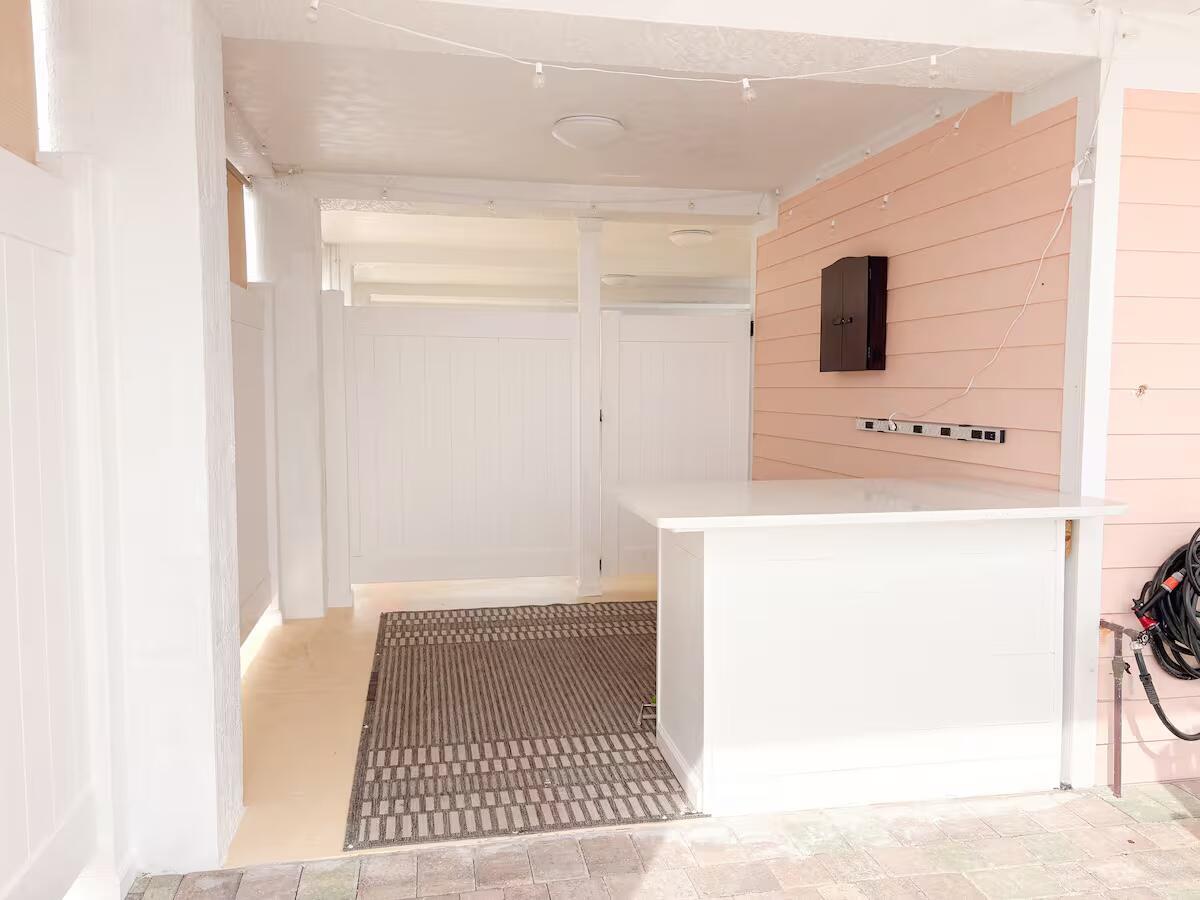 OCEAN BREEZE RESORT - Residential Lease