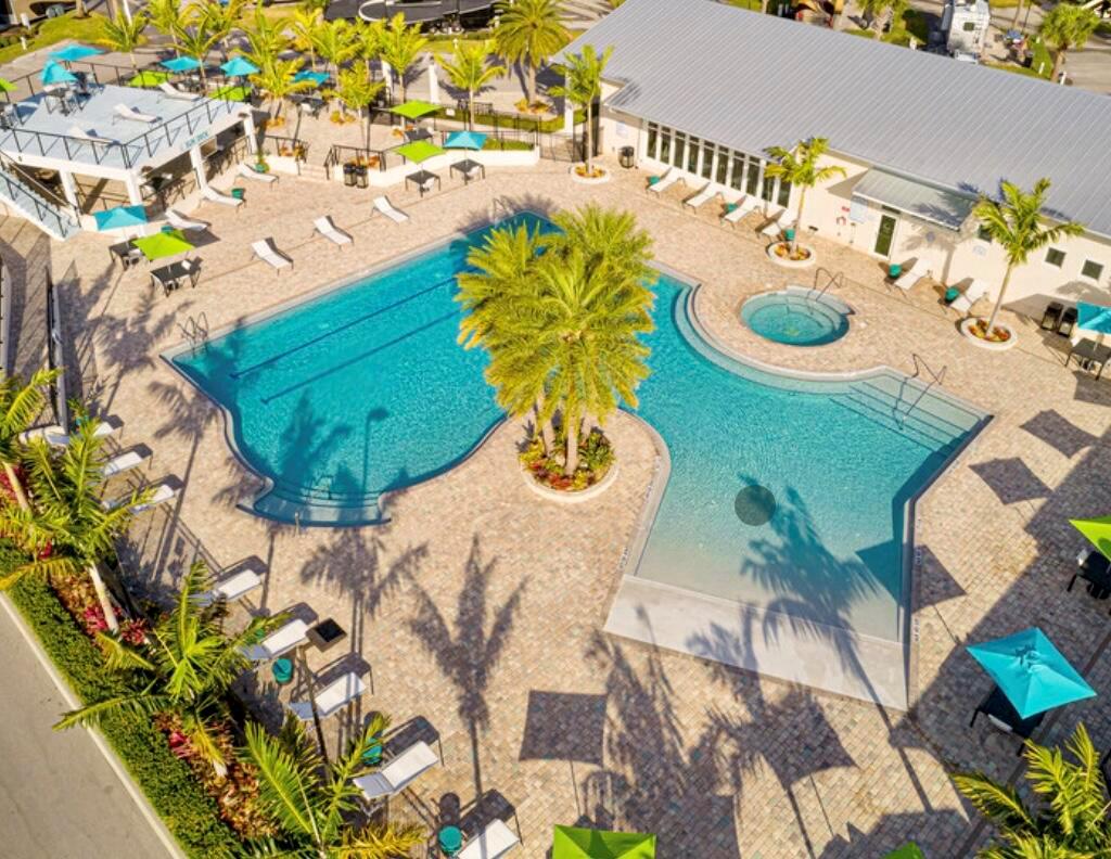 OCEAN BREEZE RESORT - Residential Lease