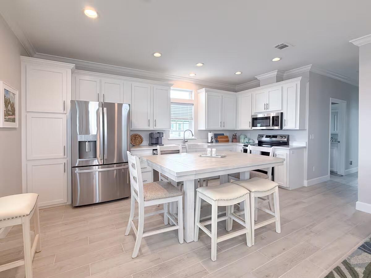 OCEAN BREEZE RESORT - Residential Lease