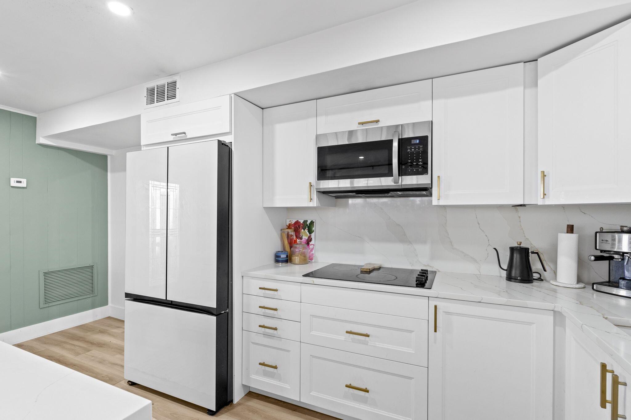 GARDENS THE IN - Residential Lease