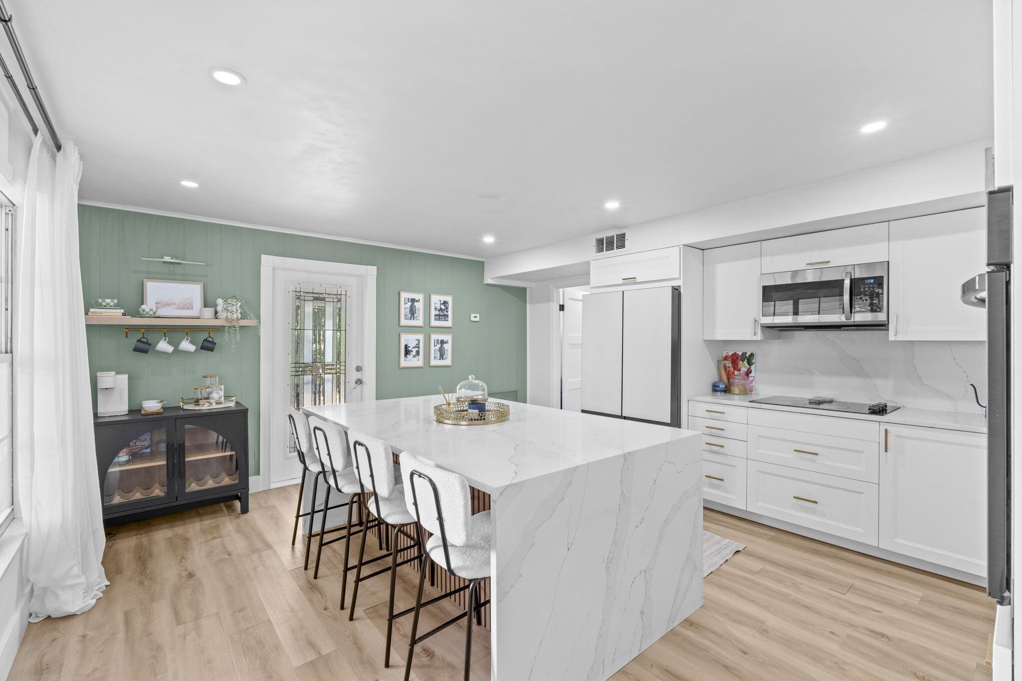 GARDENS THE IN - Residential Lease