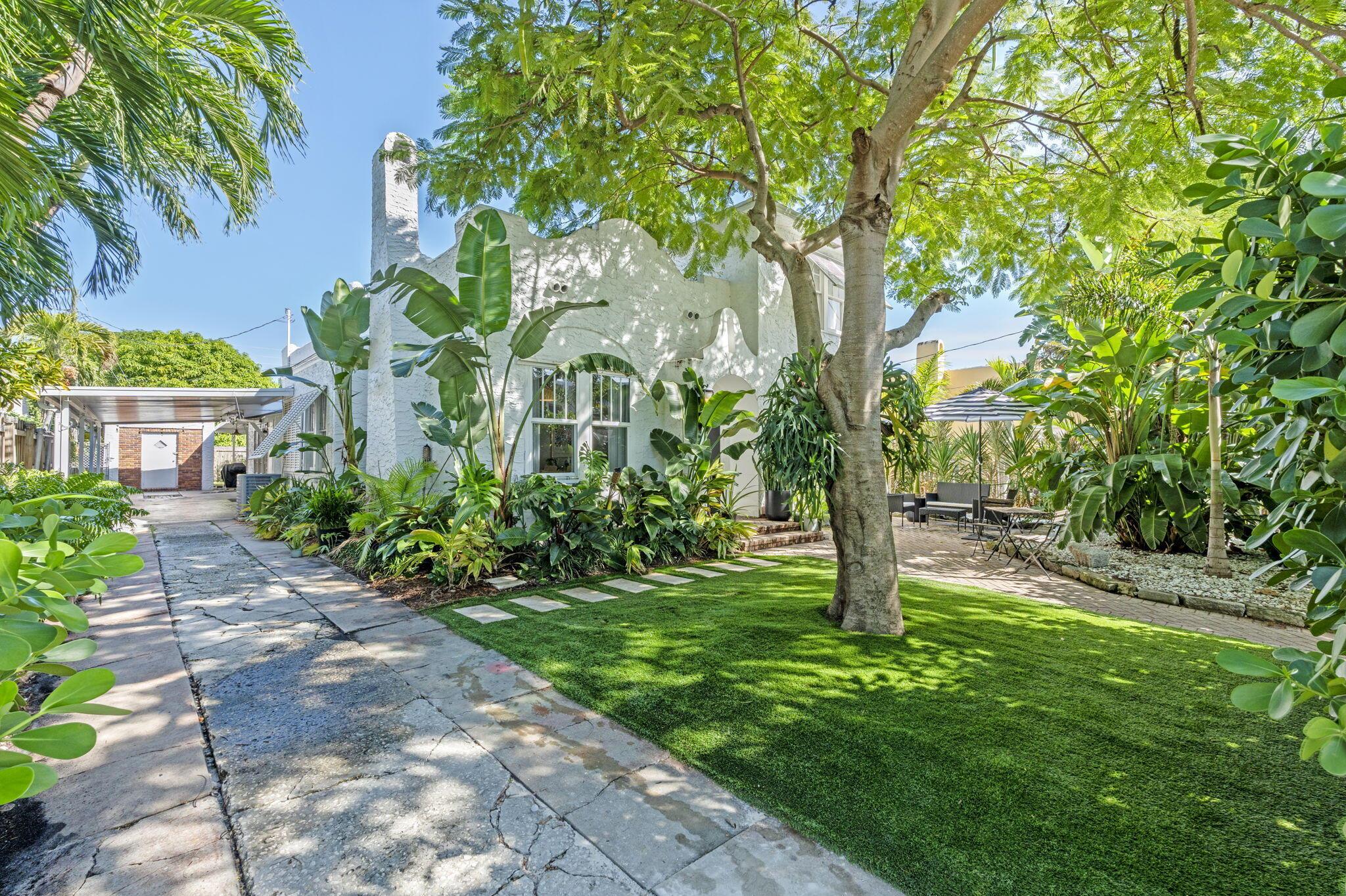 GARDENS THE IN - Residential Lease