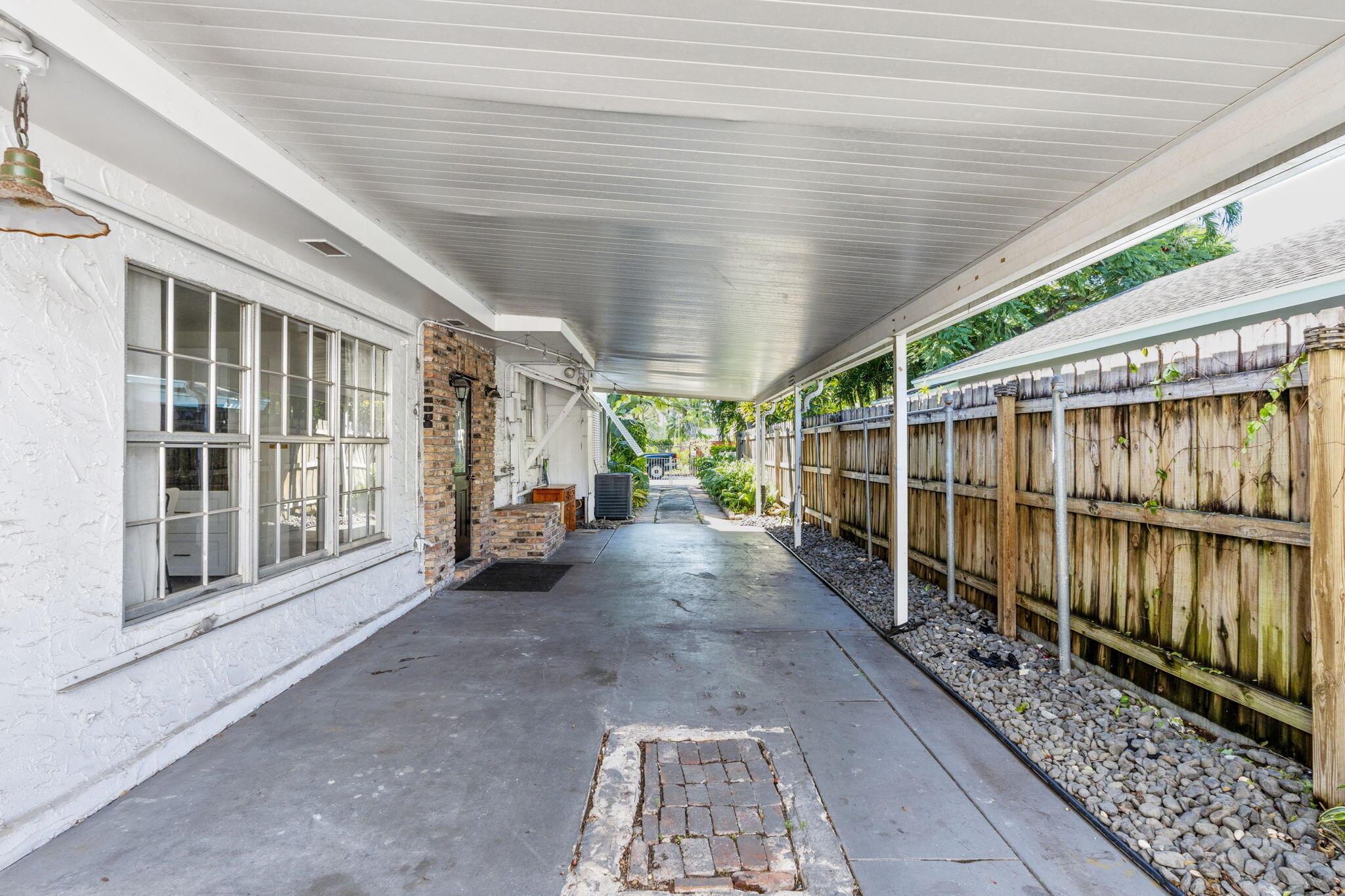 GARDENS THE IN - Residential Lease