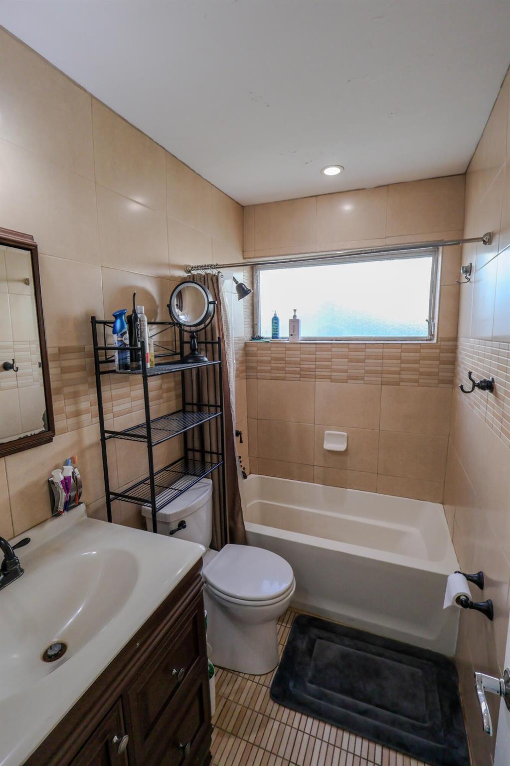 TAMARAC LAKES - Residential