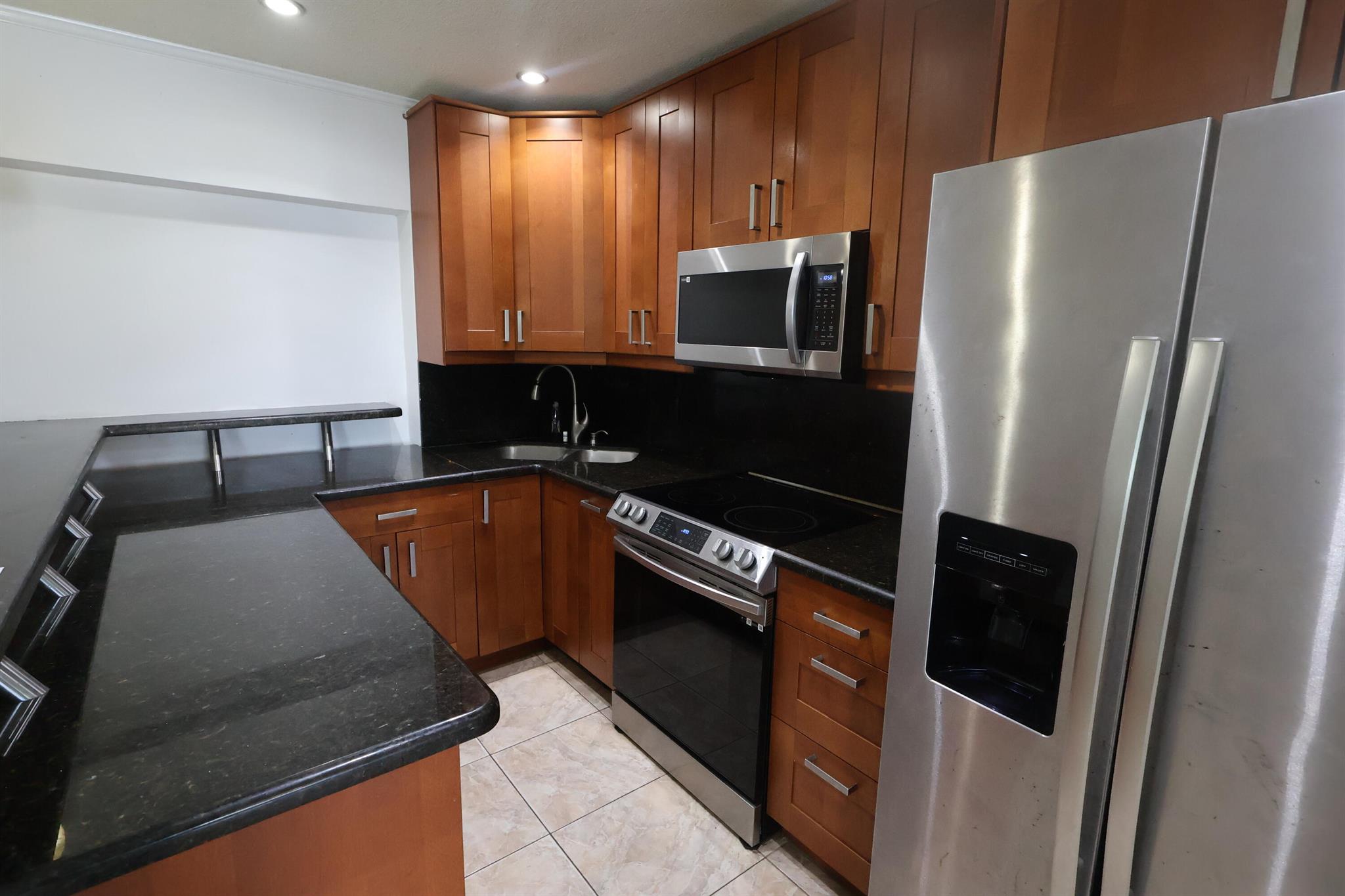TAMARAC LAKES - Residential