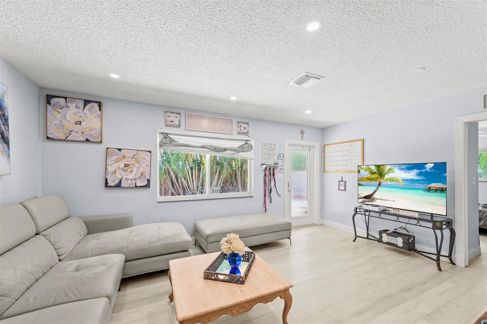 520 SW 6th Ave 1-2
