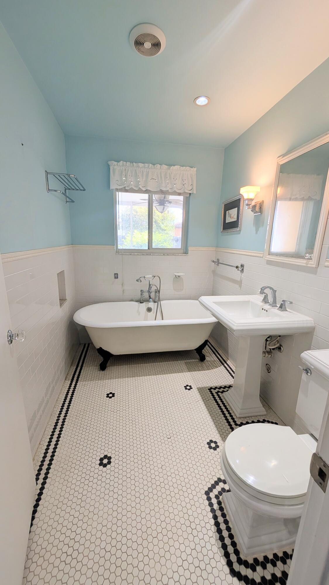 HOLLYWOOD - Residential