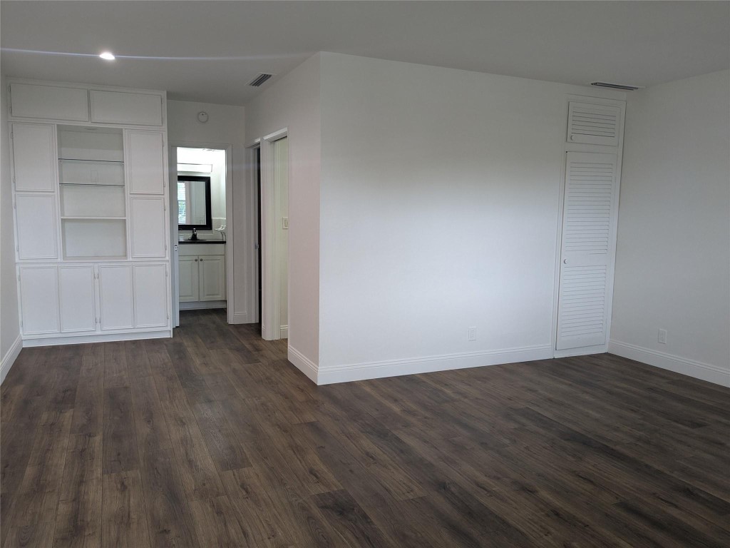 Middle River Villas - Residential