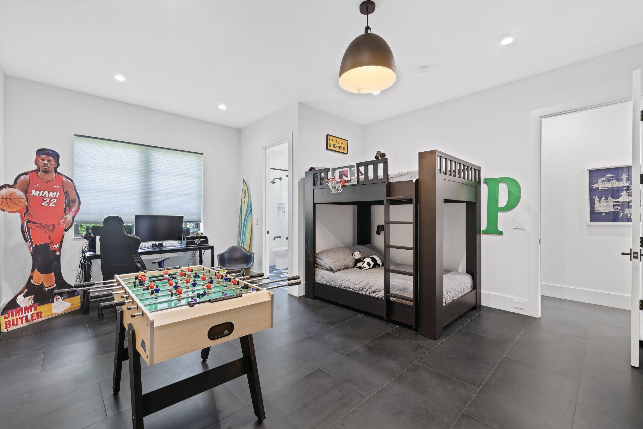 BEACHWAY NORTH - Residential