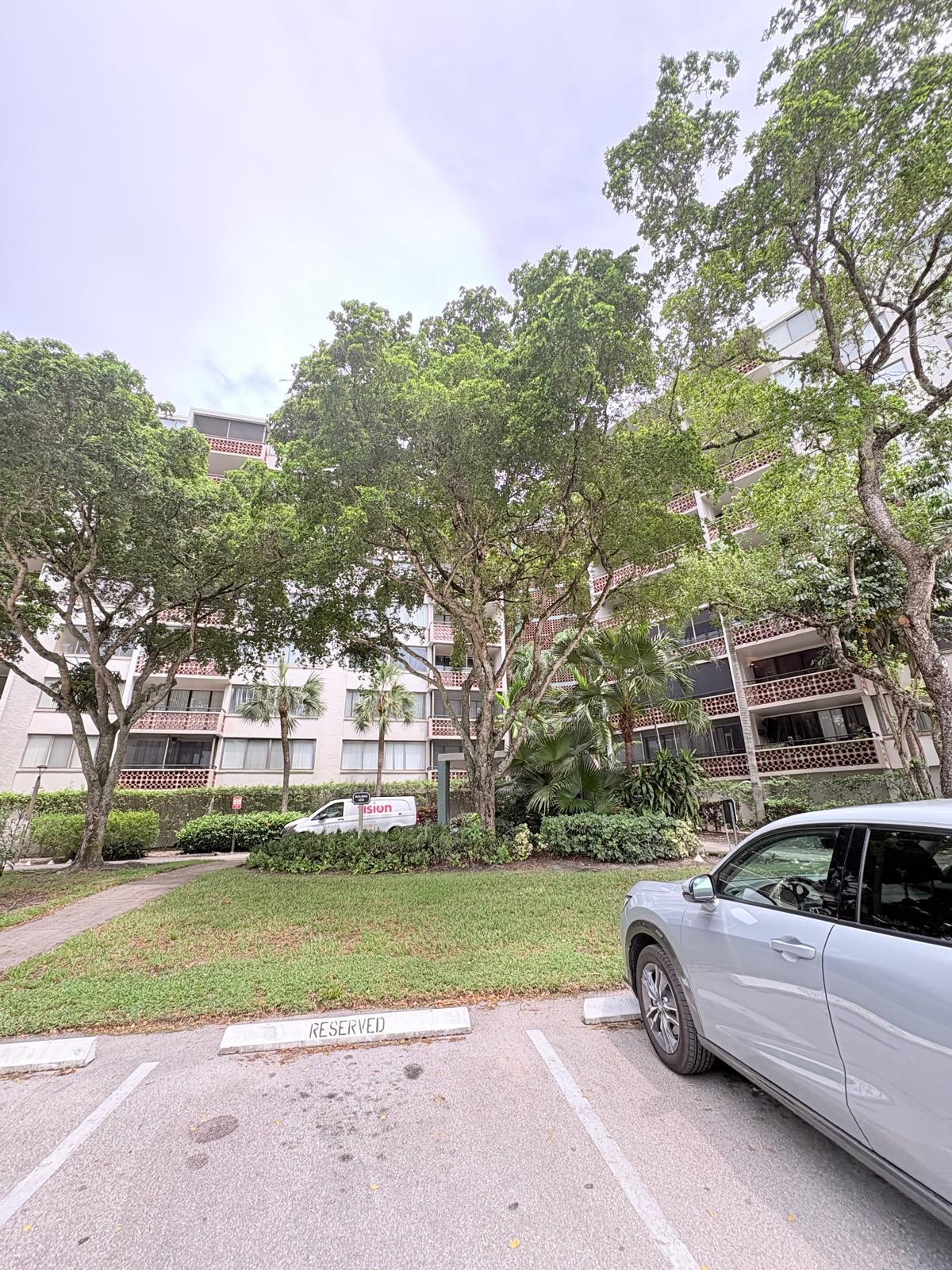 4222 INVERRARY Boulevard 4609