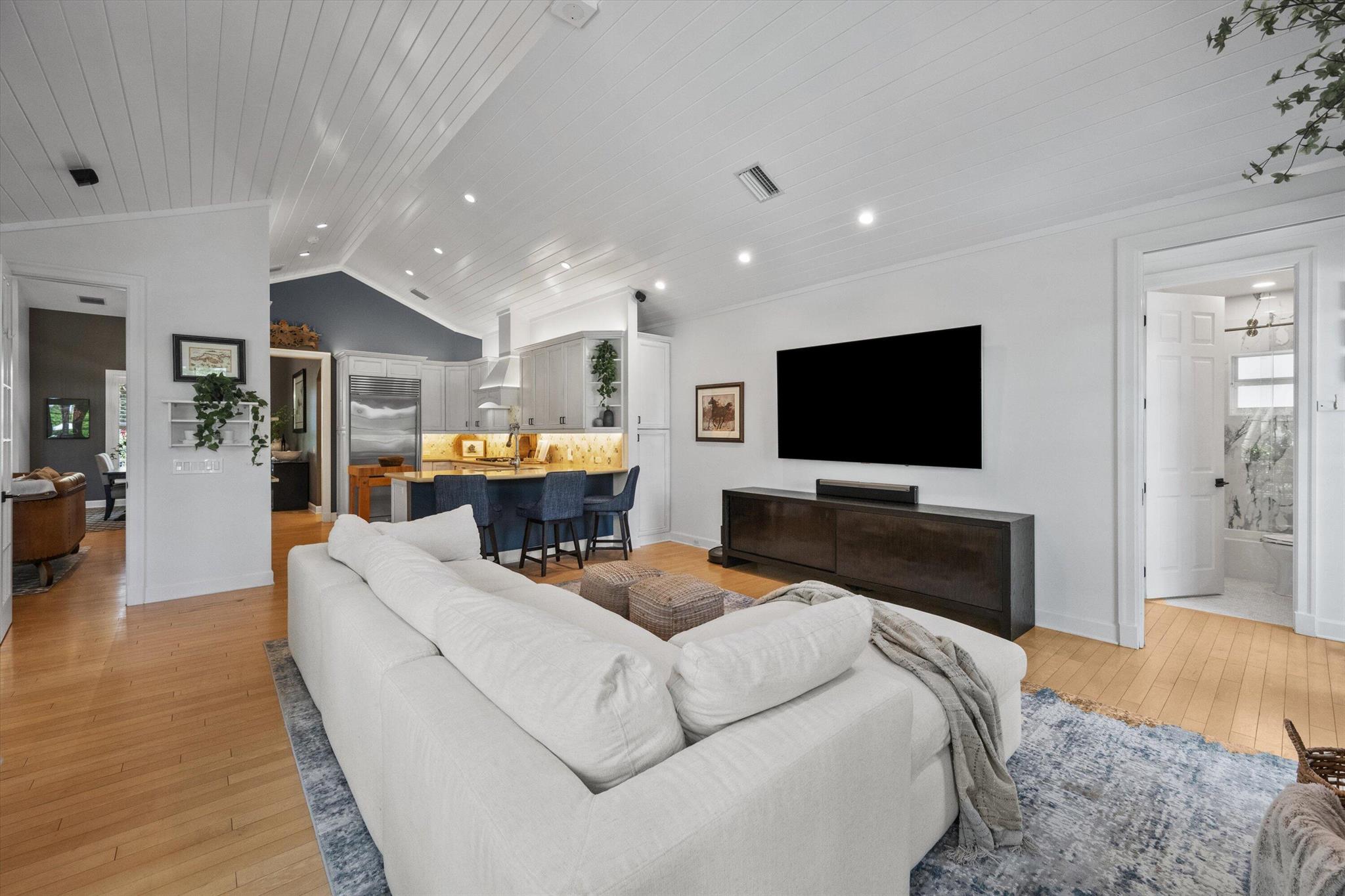 PADDOCK PARK 2 OF WELLING - Residential Lease