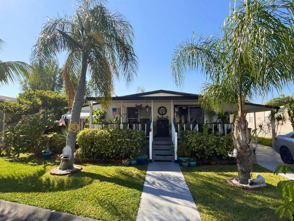 Photo of 184 Cardinal Avenue, Fort Pierce, FL 34982 (MLS # R11073827)