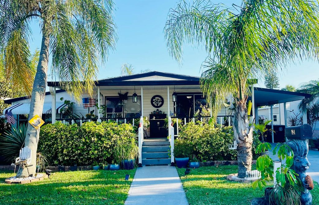 Photo of 184 Cardinal Avenue, Fort Pierce, FL 34982 (MLS # R11073827)