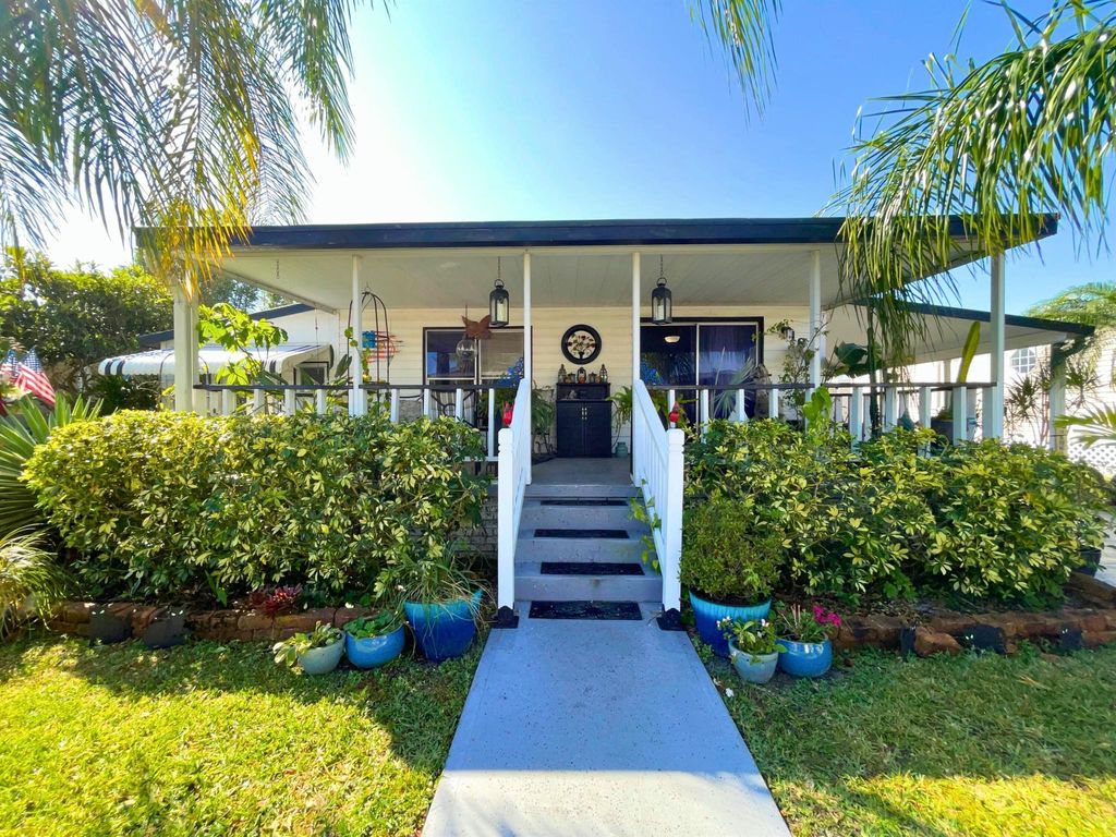 Photo of 184 Cardinal Avenue, Fort Pierce, FL 34982 (MLS # R11073827)