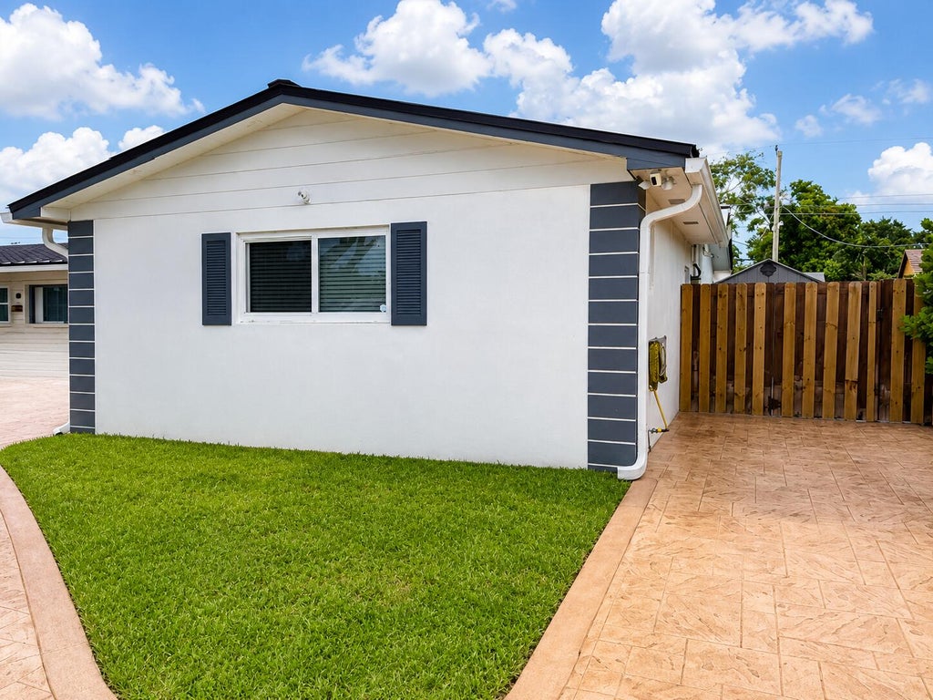Photo of 4912 VAN BUREN Street #Efficiency, Hollywood, FL 33021 (MLS # B26057551)