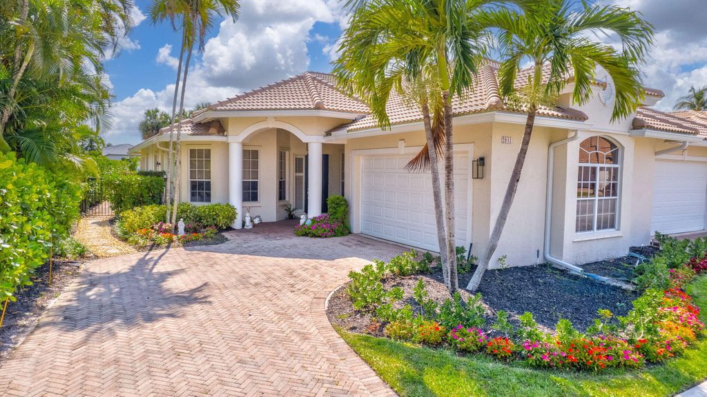 Photo of 2941 Twin Oaks Way, Wellington, FL 33414 (MLS # B26005867)