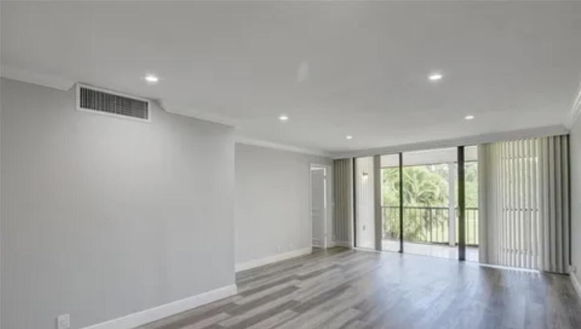 FOUNTAINS OF PALM BEACH CONDO 7 - Residential