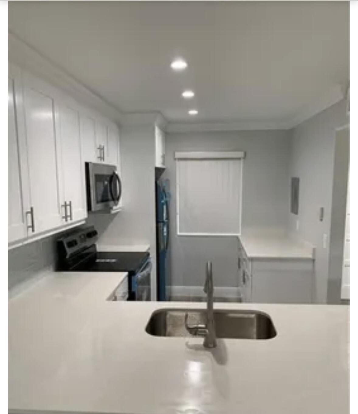 FOUNTAINS OF PALM BEACH CONDO 7 - Residential