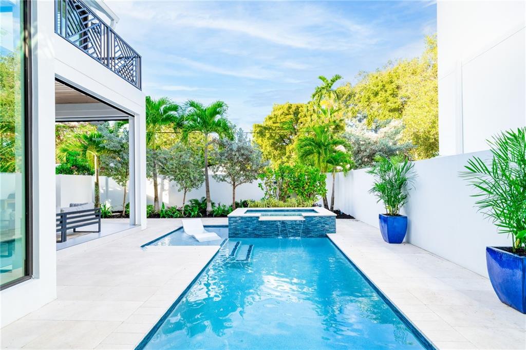 Rio Vista Isles - Residential