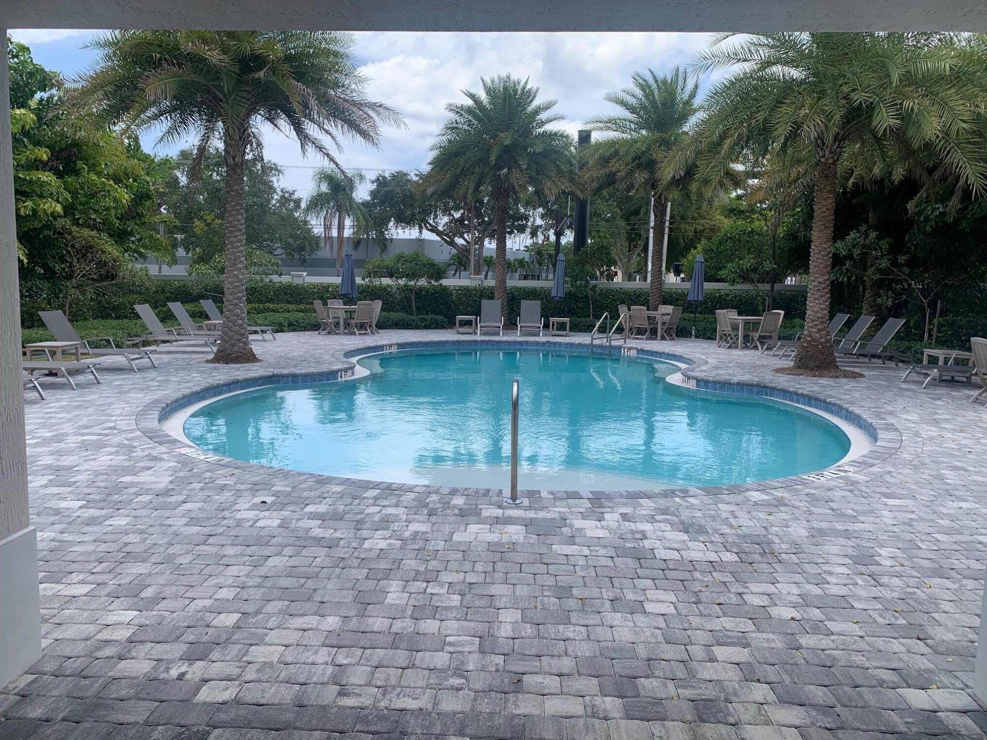 1801 Sanderling Drive S 101