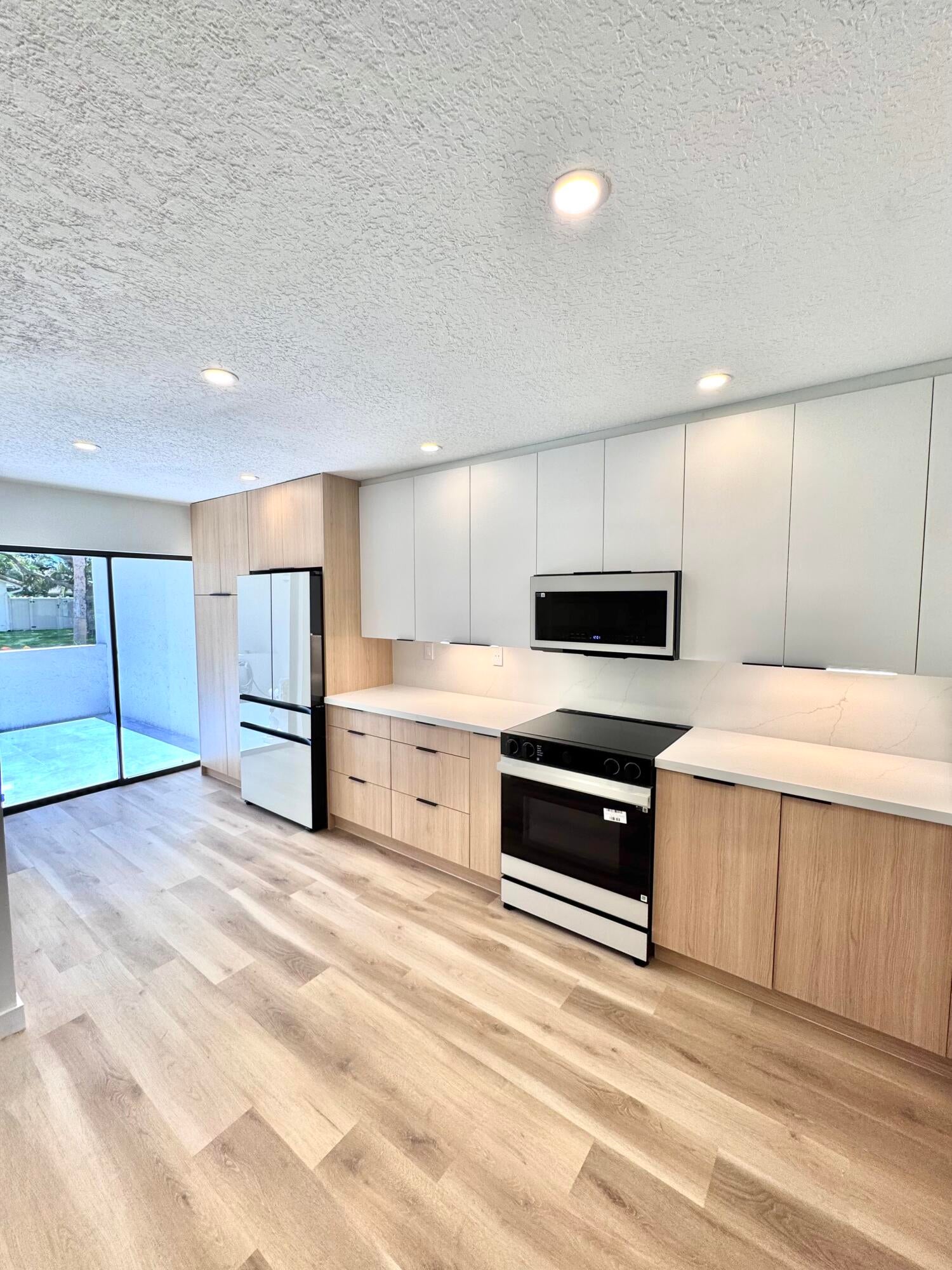 Properties | Stephanie Kaufman 21547 Altamira Avenue