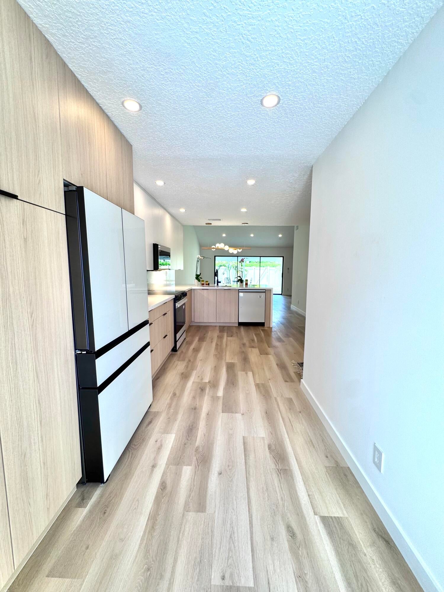Properties | Stephanie Kaufman 21547 Altamira Avenue