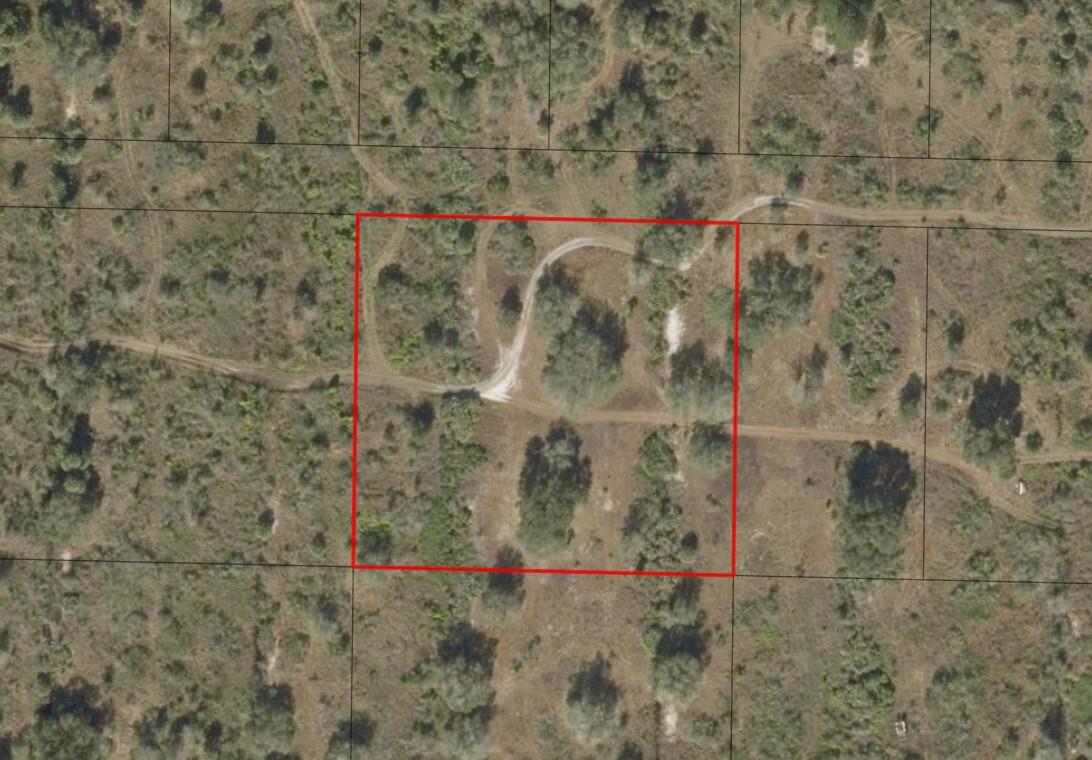 2.5 acres in the Prairie with oak trees. Recreational and hunting land.
Perfect for ATV riding and camping
Owner financing available.
