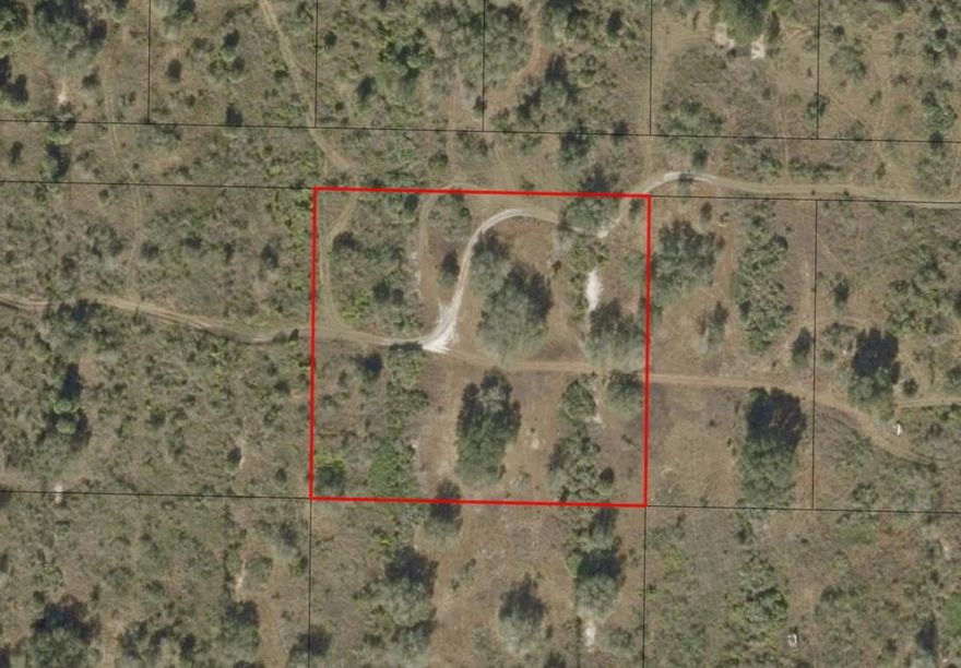 2.5 acres in the Prairie with oak trees. Recreational and hunting land.
Perfect for ATV riding and camping
Owner financing available.