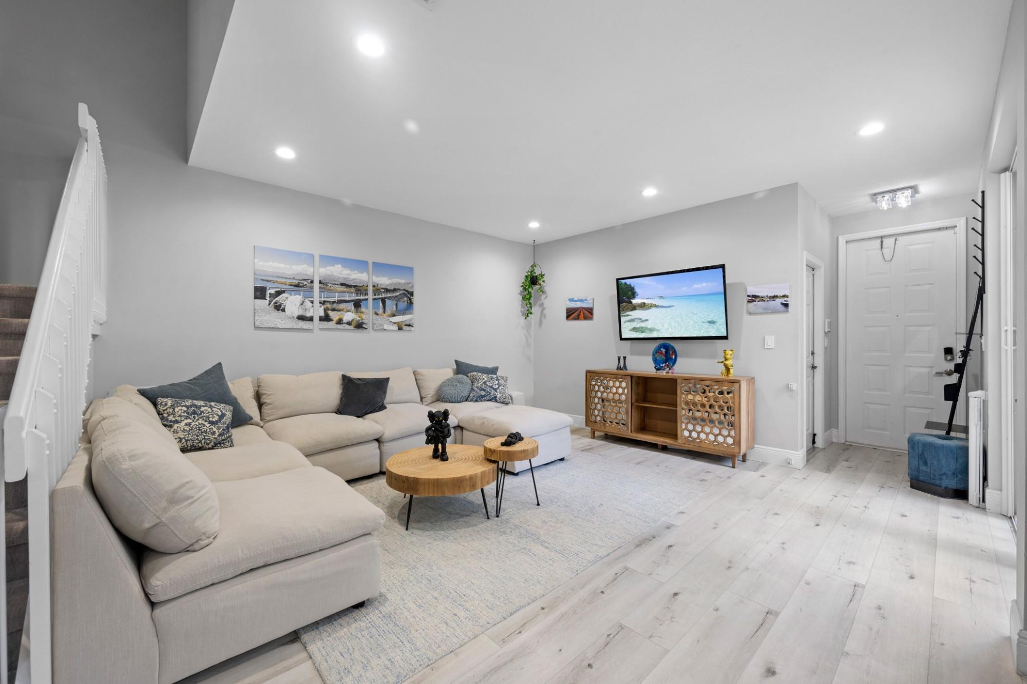 1775 Seagrape Way 1775