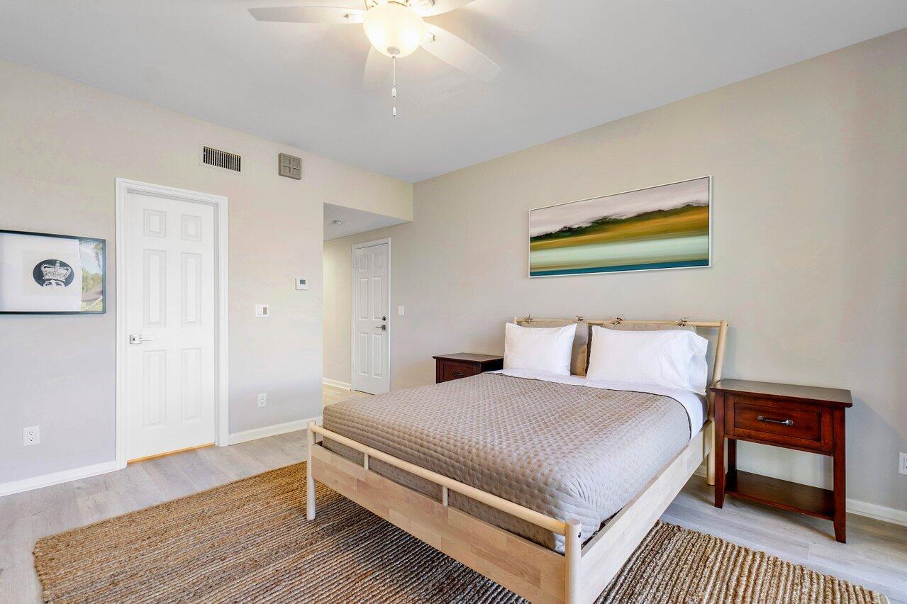 Beautifully updated studio available in the prestigious Palm Beach Polo Golf and Country Club. Available off-season starting May 1st, 2022($1950/month) and Winter season 2022-2023($3950/month).
