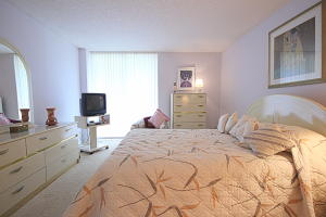 BOCA TEECA CONDO 10 - Residential Lease