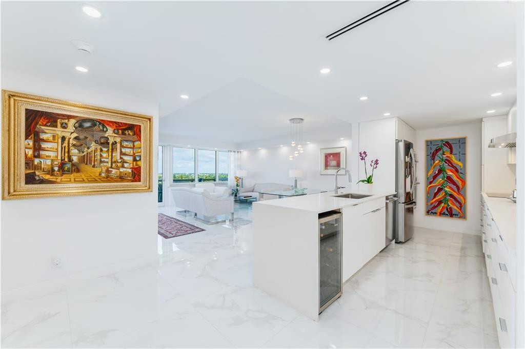 CORAL RIDGE TOWERS NORTH - Residential