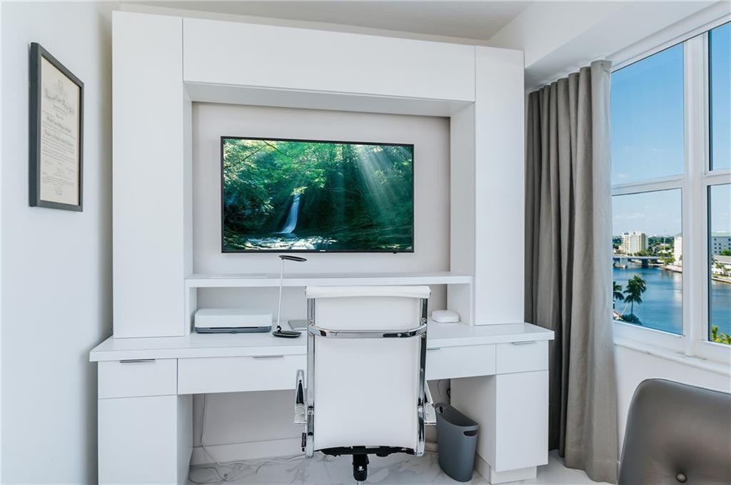 CORAL RIDGE TOWERS NORTH - Residential