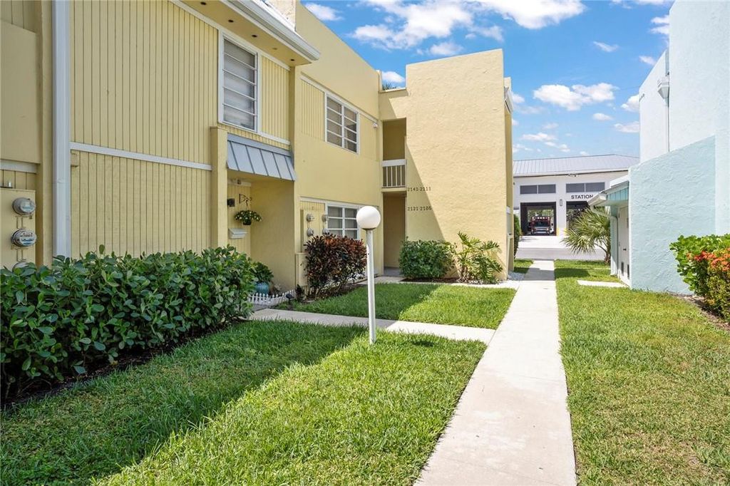 Photo of 2161 NE 36th Street, Lighthouse Point, FL 33064 (MLS # B26024605)