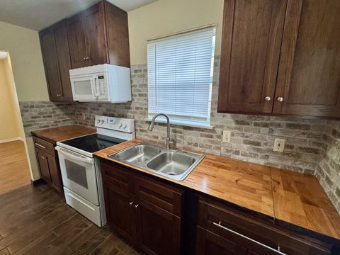 714 Seminole Ave Fort Meade FL 33841