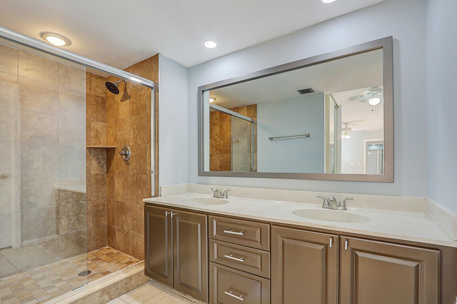 GLENWOOD TWNHS - Residential Lease