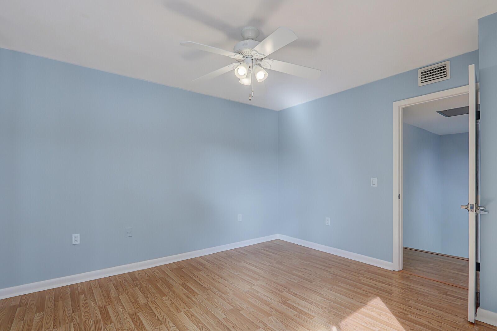 GLENWOOD TWNHS - Residential Lease