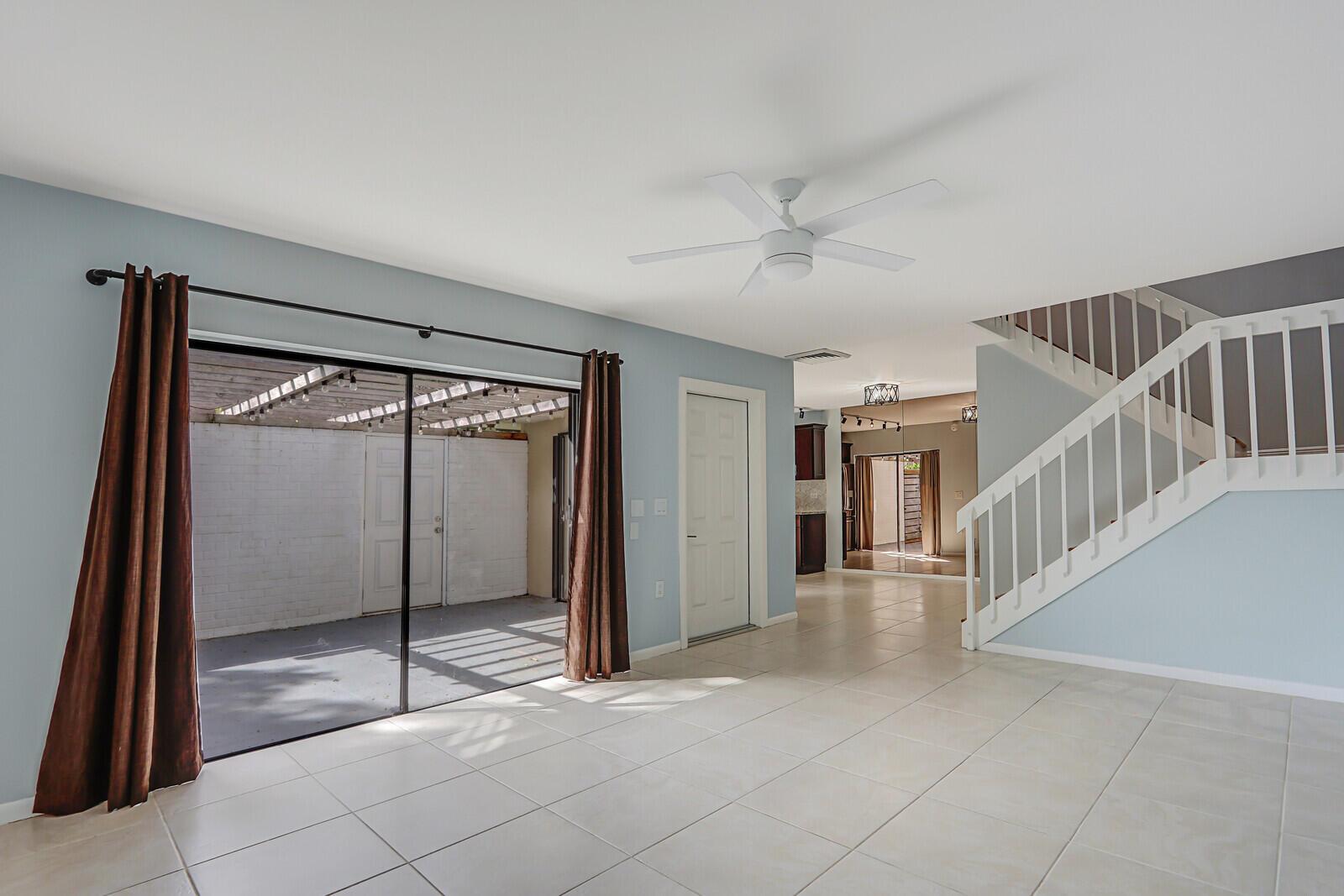 GLENWOOD TWNHS - Residential Lease