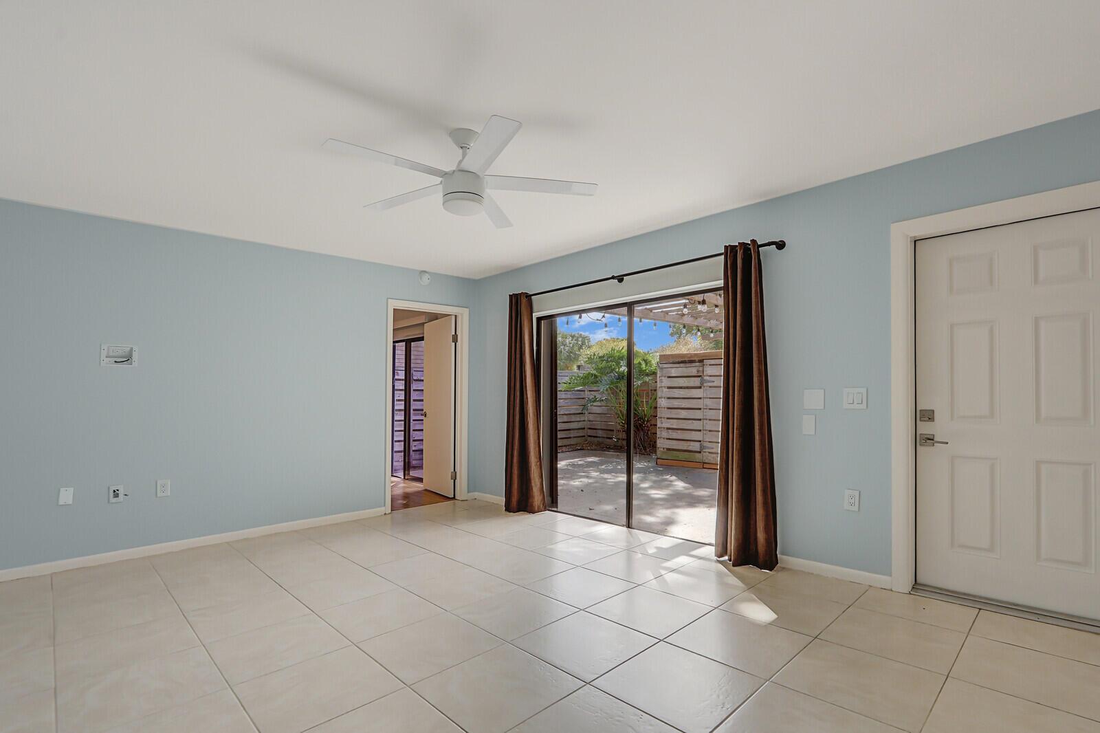 GLENWOOD TWNHS - Residential Lease