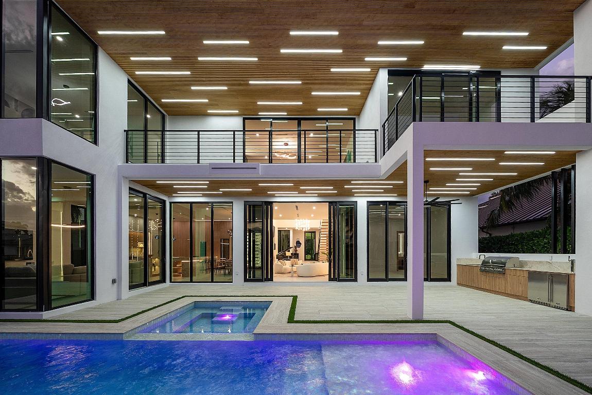 BOCA HARBOUR 5TH SEC - Residential